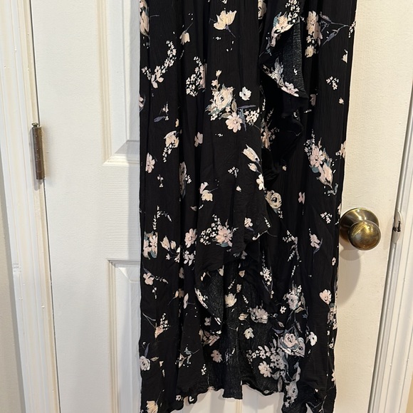 American rag hi Lo ruffle edge in front - Picture 2 of 7